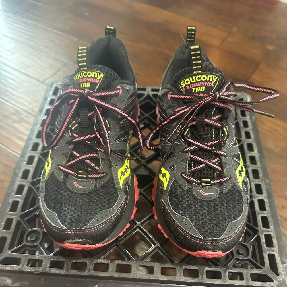 Saucony Women's US 8 Black Hi-Vis Green Excursion 8 Trail Low Top Running Shoes
